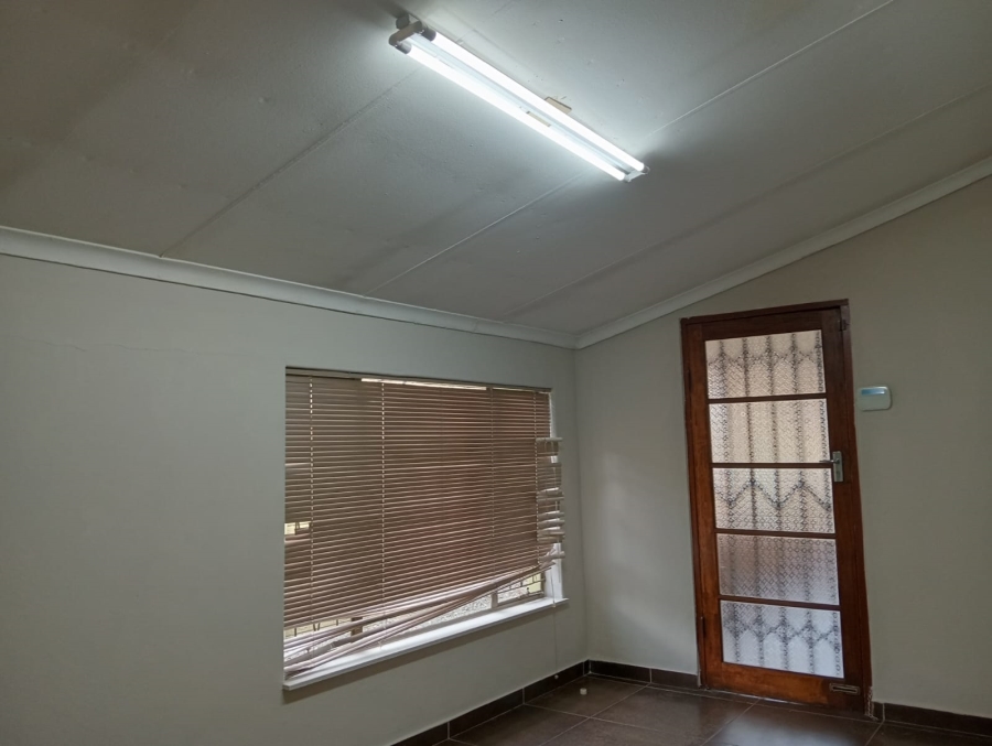 To Let Commercial Property for Rent in Rustenburg Central North West